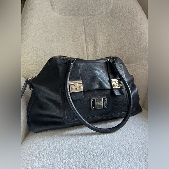 GUESS Black bag NWOT - Picture 1 of 9